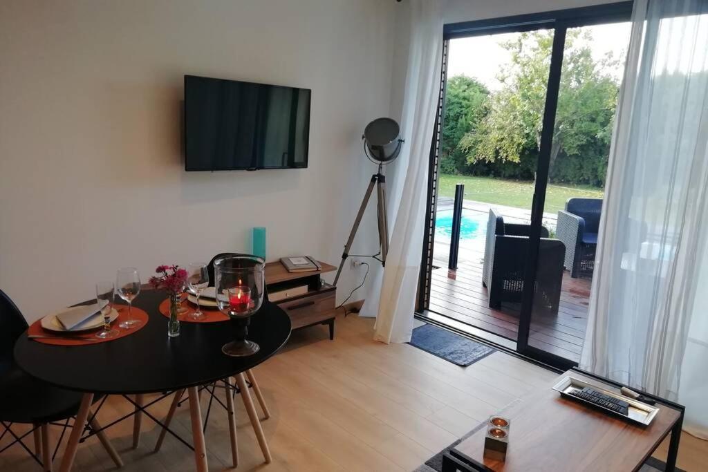 Entre Piscine Et Mer Tonnay-Charente Luaran gambar